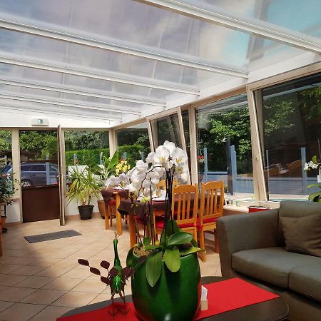 B&B Woodside Турут Екстериор снимка