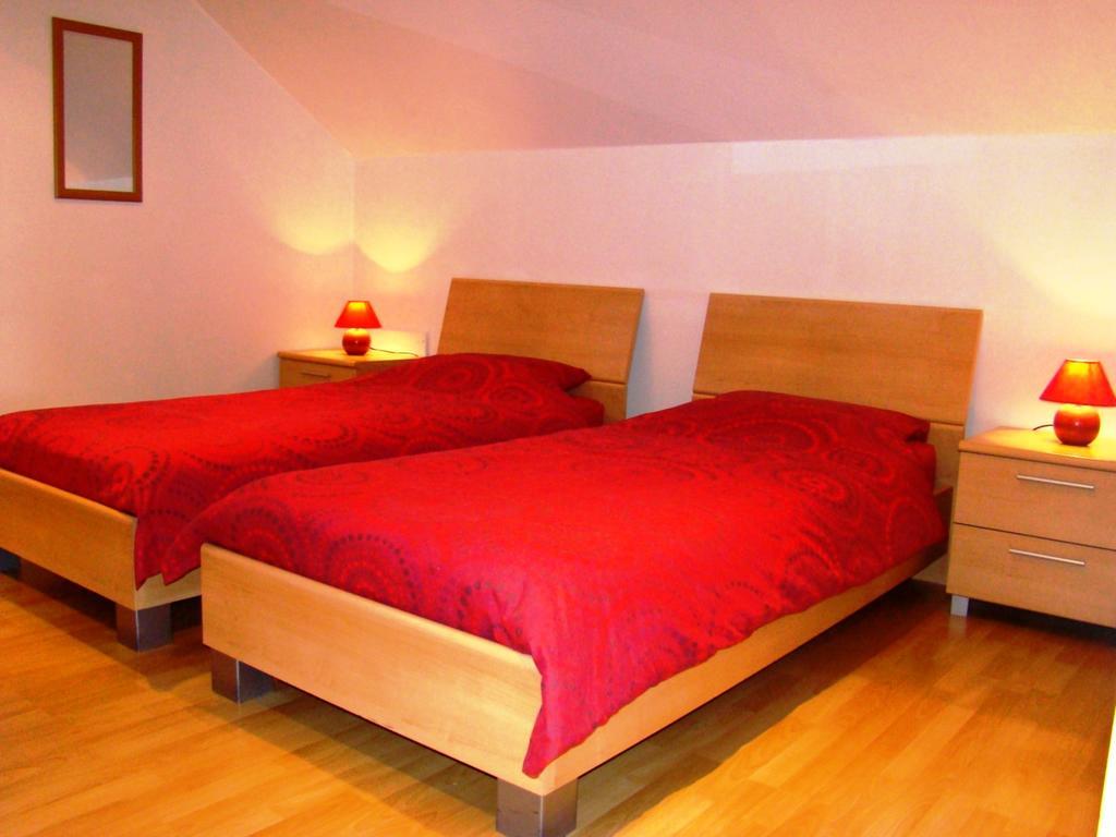 B&B Woodside Турут Екстериор снимка