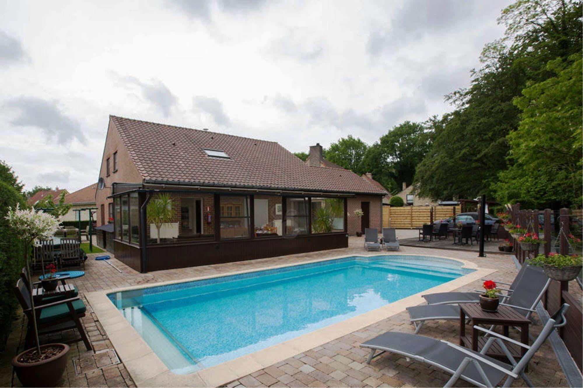 B&B Woodside Турут Екстериор снимка
