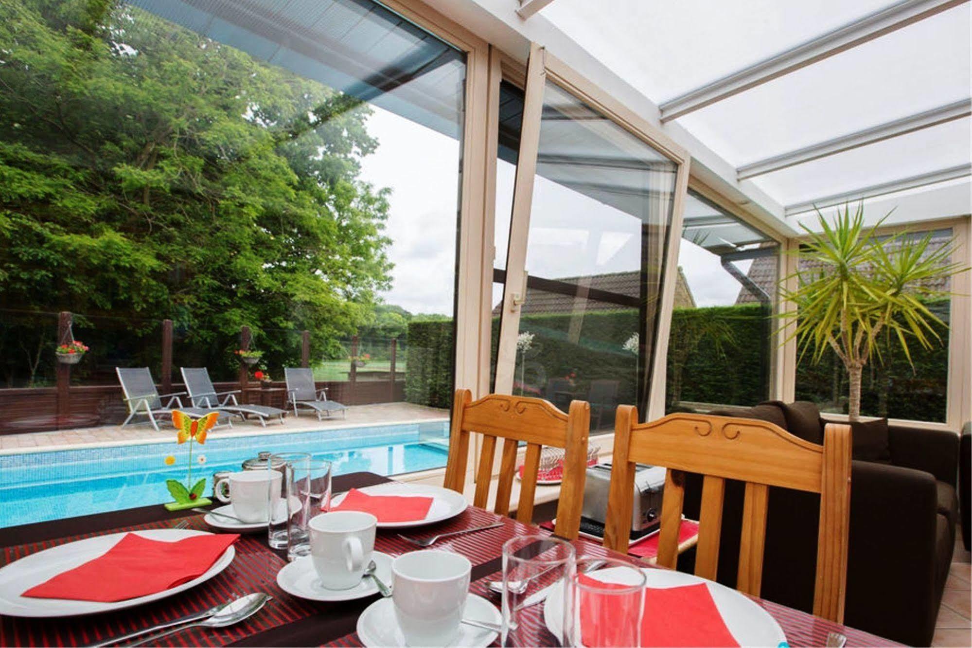 B&B Woodside Турут Екстериор снимка