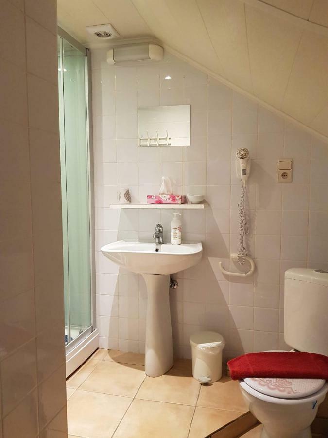 B&B Woodside Турут Екстериор снимка